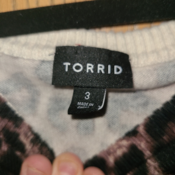 Torrid sweater size 3 - Picture 2 of 2